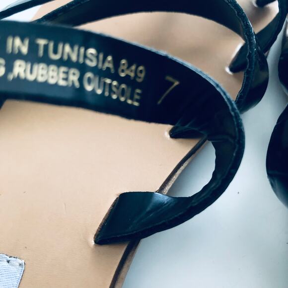 Steve Madden 'Ringtone' Women's 7 Thong Patent Leather Sandal Black - Picture 8 of 8